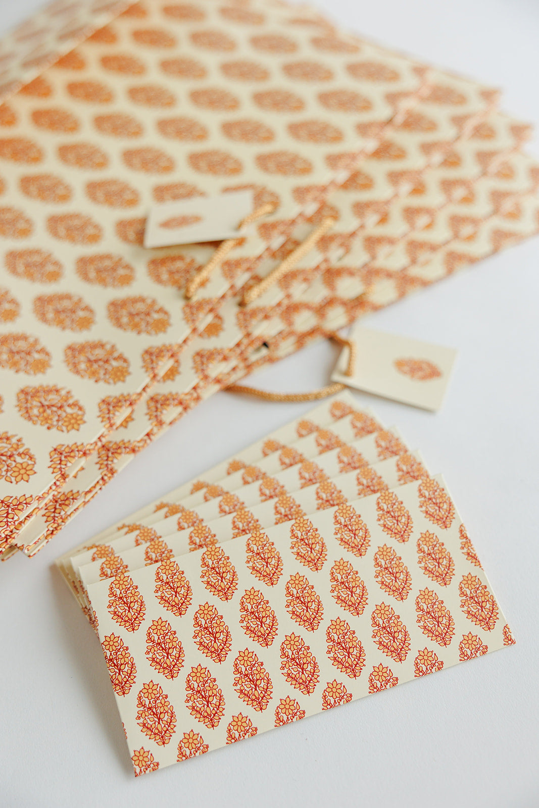 5 Leilani Light Gold & Red Gift Bags with Matching Gift Envelope