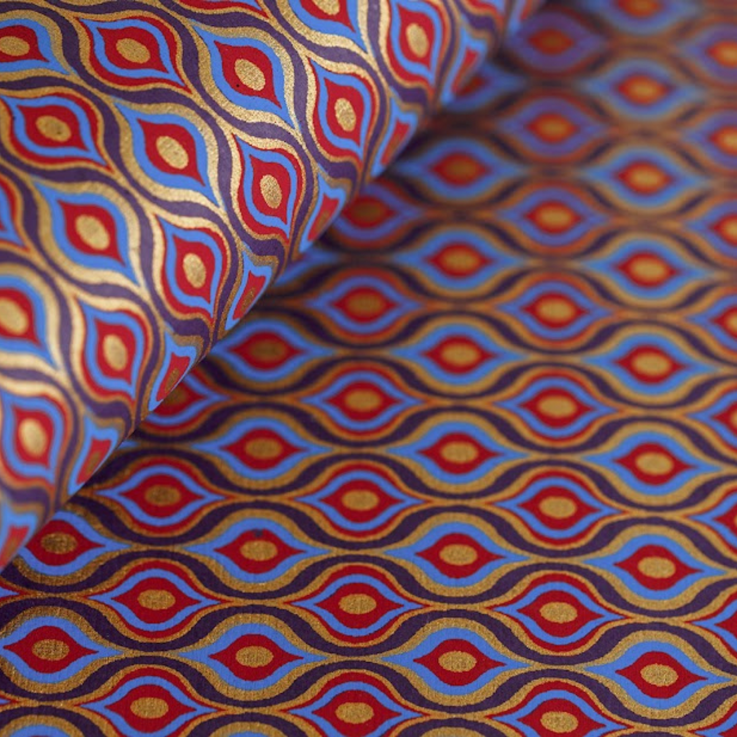 gift wrap size size of 50 x 70 cm.