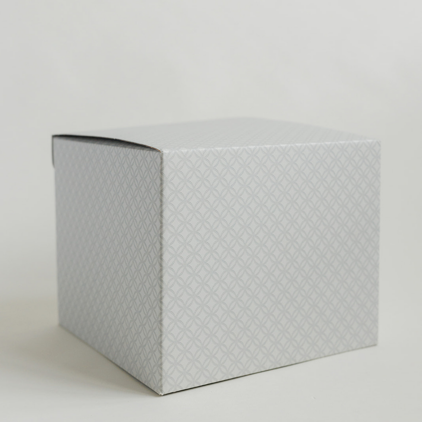 Pearl Grey Patterned Cube Box