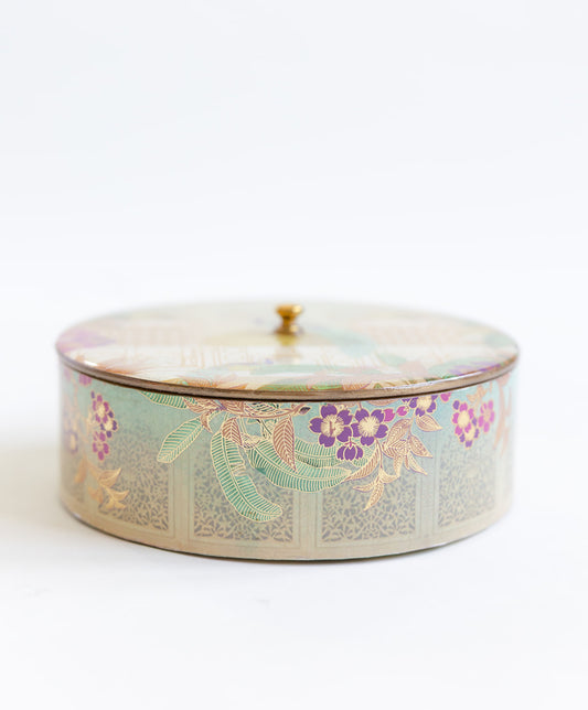 Plumes Of Paradise Round Gift Box