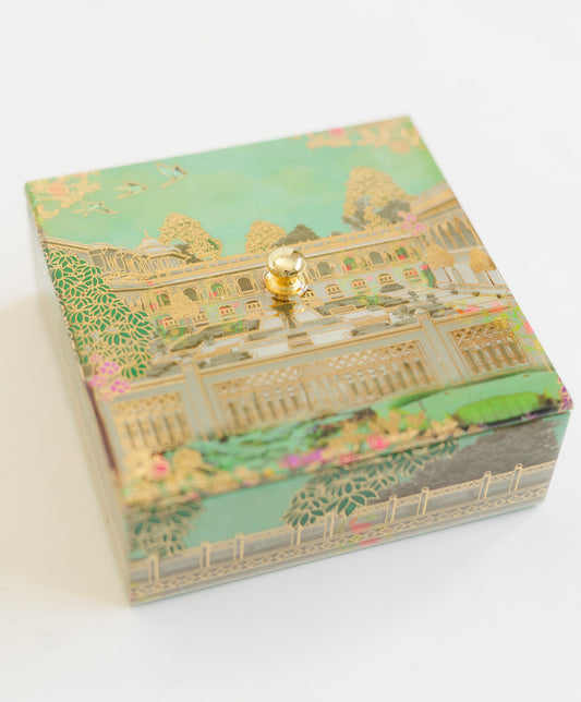 The Courtyard Of Dreams Square Gift Box