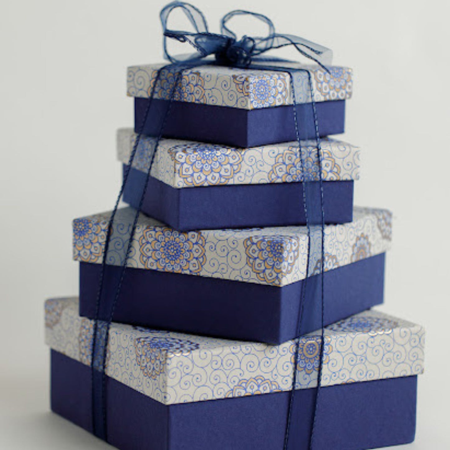 navy gift  square box with lid