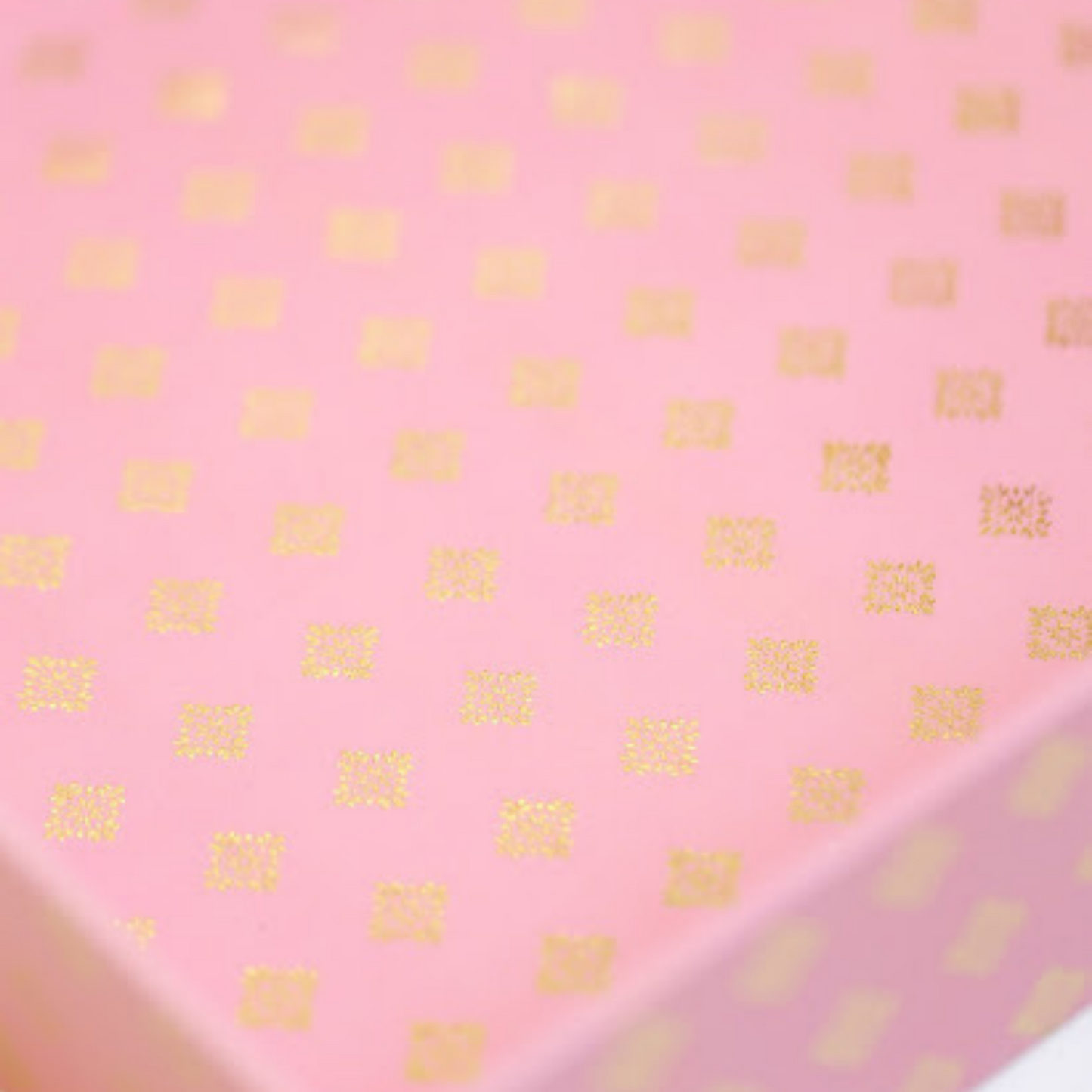 gifting trays in pink