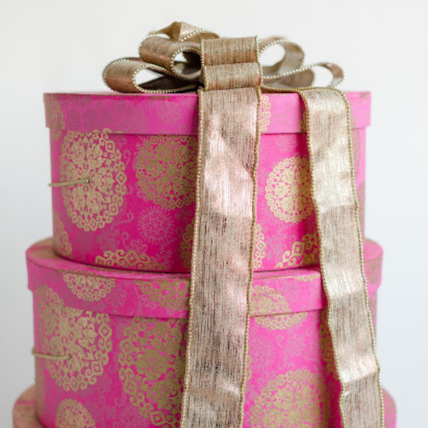 pink large hat gift box with lid