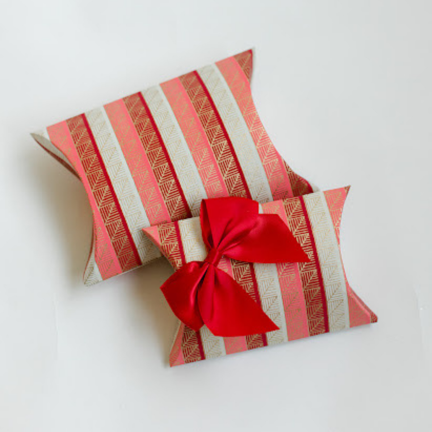 Christmas Pillow Boxes in Gift Boxes for sale 
