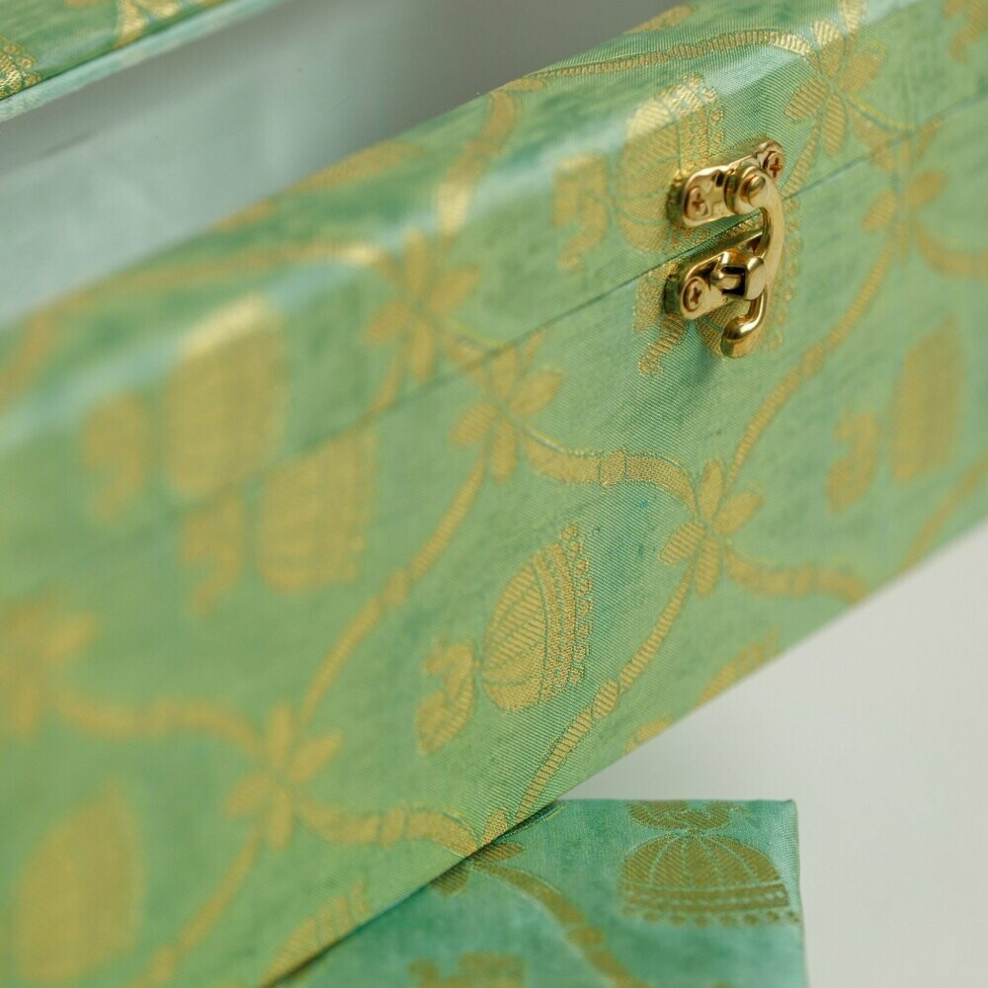 Green bangle chura and khlera box