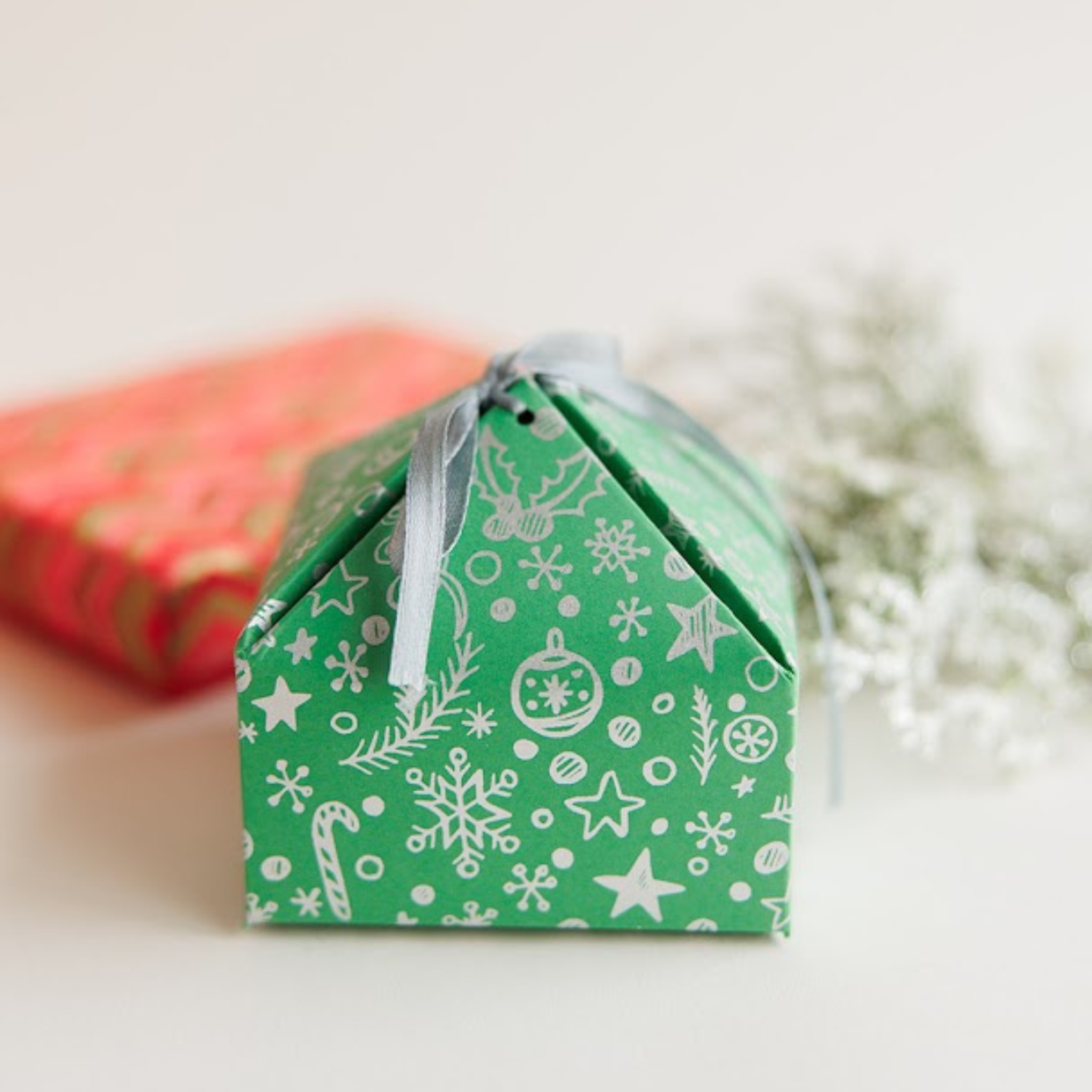 Christmas Green Pyramid Gift Box Decorasian